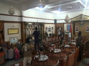 Balai Kota Sukabumi Dikepung Puluhan “Teroris”