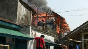 Rumah Pasangan Renta Dilalap Si Jago Merah