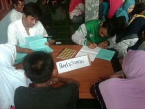 Warga Plered Ikuti Pemeriksaan Kaki Gajah