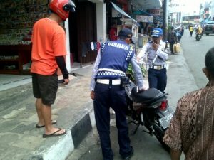 Kendaraan Parkir sembarangan Bisa di Gembok