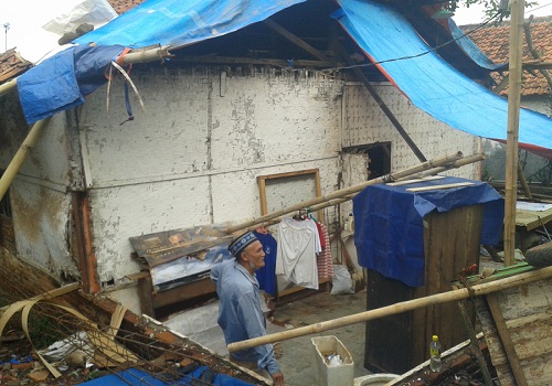 Rumah Suhuna di Gang Aswari Purwakarta Nyaris Ambruk