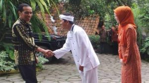 Bupati Purwakarta Dedi Mulyadi Jamu Jokowi di Rumah Makan Sambel Hejo