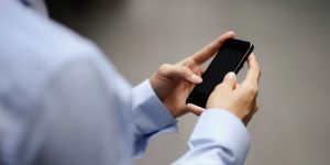 9 dari 10 Ponsel Mengandung Bakteri