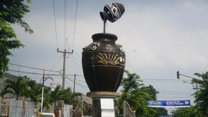 Wow… Ada Guci Terbang di Purwakarta