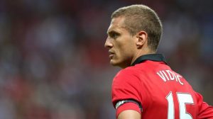 Vidic Putuskan Gantung Sepatu