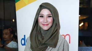 Banyak Remaja Terinspirasi Penampilan Zaskia Adya Mecca