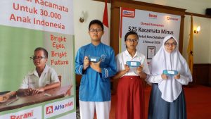 Korban Gadget, Ratusan Pelajar Sukabumi Bermata Minus