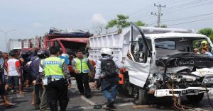 Truk Fuso Tabrak Rumah di Cianjur, Dua Orang Tewas