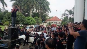 Massa Pandawa Kembali Tuntut Ketua DPRD Purwakarta Mundur dari Jabatan