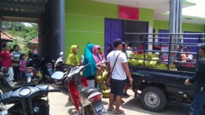 Warga Tegalmunjul Purwakarta Kelabakan Cari Elpiji