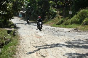 Bupati Purwakarta Rogoh Rp17 Miliar APBD Perbaiki Jalan Desa yang Rusak Imbas Pembangunan Tol Cipali