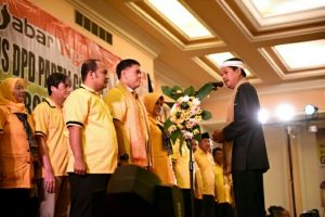 Dedi Mulyadi Instruksikan Kader Golkar Nginap di Rumah Warga Miskin