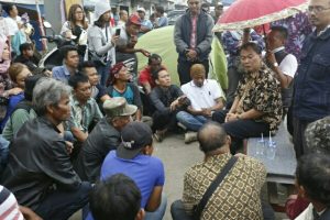 Warga Stasiun Barat Tak Punya Tempat Tinggal