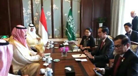 Jokowi Bahas Kerjasama Ekonomi dan Kuota Haji dengan Putra Mahkota Arab Saudi