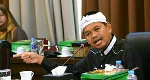 Buah Gaya DM Gusur Bangunan Liar