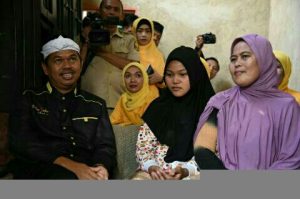 Saat Kang Dedi Mulyadi Membujuk ABG Putus Sekolah