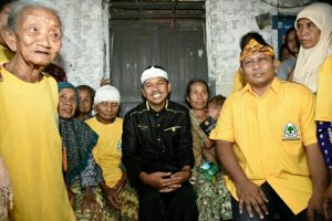 Setelah Dilantik, Pengurus Golkar Majalengka Harus Cium Anak Yatim