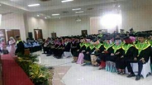 194 Mahasiswa Muttaqien Purwakarta Diwisuda
