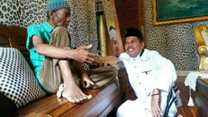 Bupati Purwakarta Dinasihati Kakek Pedagang Buah