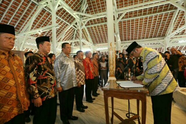Ridwan Kamil Kukuhkan Saber Pungli Kota Bandung