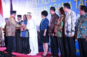 Kang Dedi Raih Anugerah Harmoni Award 2016 Kementerian Agama