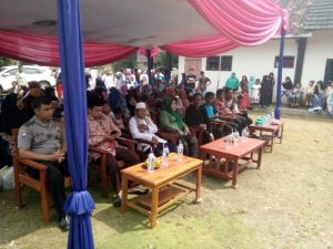 Teh Neng dan Mahasiswa Resmikan 2500 Nomor Rumah di Maniis