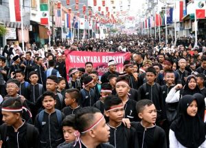 Jalan Kaki ke Sekolah Jadi Kebiasaan Pelajar di Purwakarta