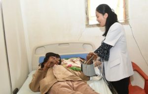 Di Purwakarta Dokter Datangi Rumah Warga yang Sakit