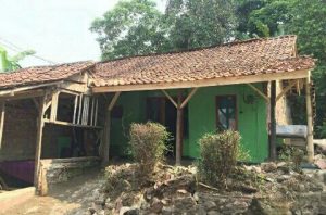 Luar Biasa, Pelajar SD di Purwakarta Bedah Rumah Warga