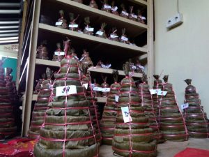 Jelang Perayaan Imlek Kue Keranjang Milik Keluarga Lauw Diburu Warga