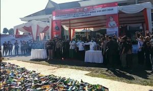 Polres Sumedang Hancurkan Ribuan Botol Miras