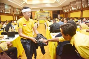 Bimtek Golkar Jabar Tiba-Tiba Terhenti, Dedi Mulyadi ‘Ngencleng’ Donasi untuk Korban Tsunami