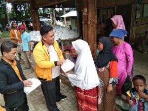 Hanura Purwakarta Bagikan Sembako dan Santuni Yatim Piatu di Sukasari