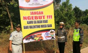 Satlantas Polres Purwakarta Sebar Imbauan ‘Jangan Ngebut’