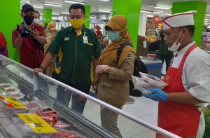 Diskanak Purwakarta Pastikan Stok Daging Layak Konsumsi