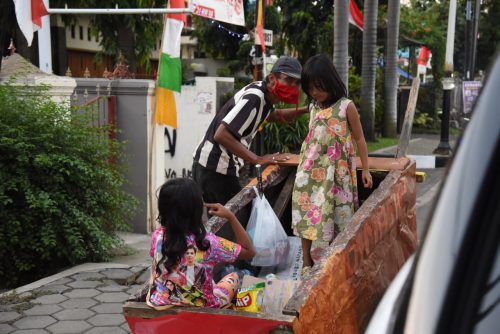 Disdik Purwakarta Fasilitasi Anak Pemulung untuk Sekolah