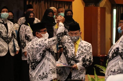 Dr Purwanto Nahkodai PGRI Purwakarta