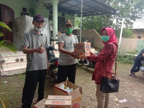 Nina Heltina Sambangi Warga Korban Banjir di Jatiluhur