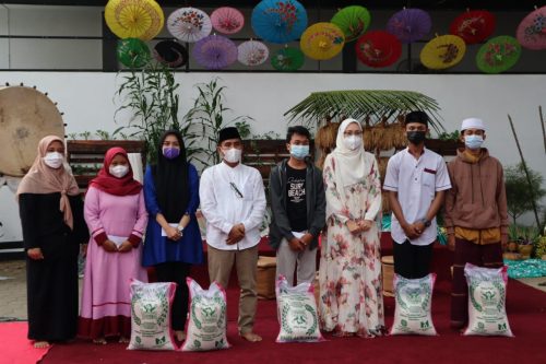 Disdik Purwakarta Distribusikan 17,5 Ton Beras Kaheman
