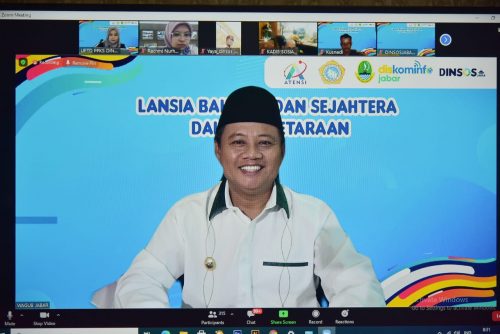 Kasih Sayang Keluarga Hal Utama bagi Lansia