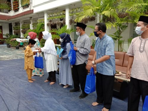 SMANSA Berbagi Sembako dan Takjil
