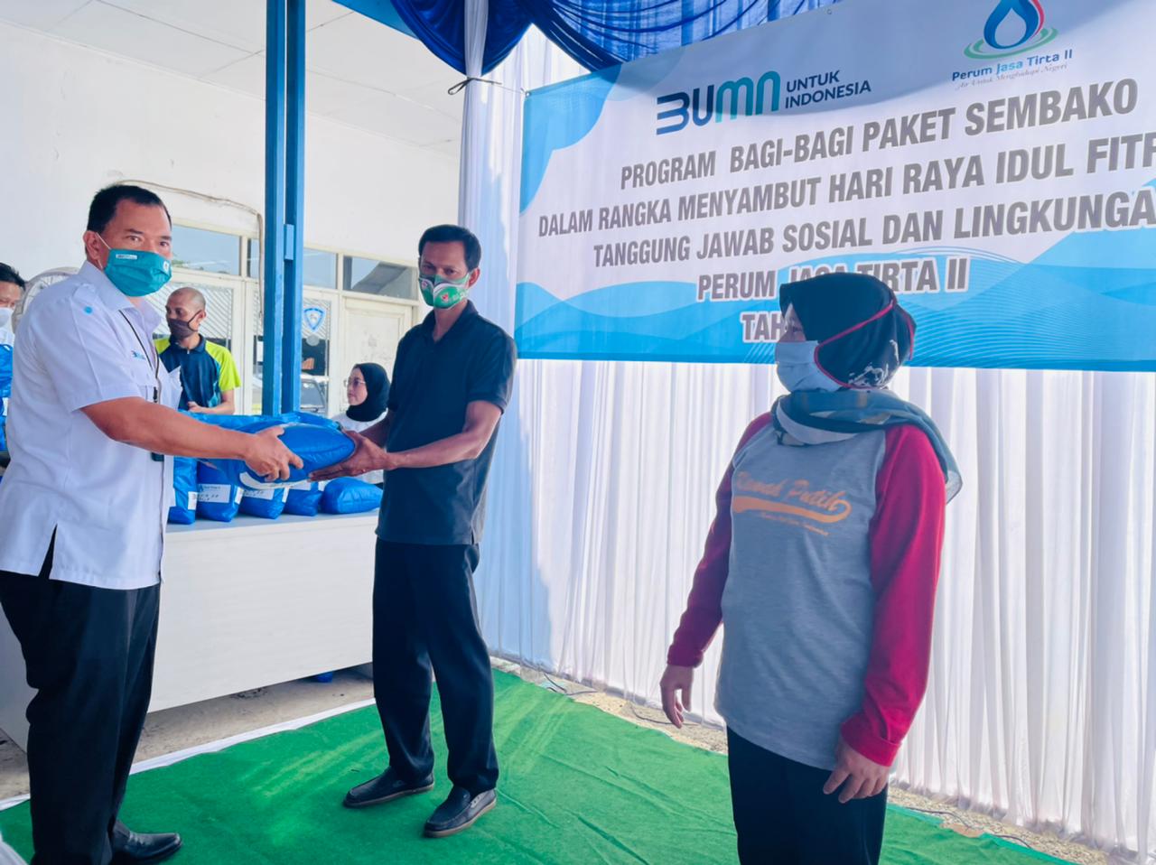 Jasa Tirta II Santuni Warga di Dua Kecamatan