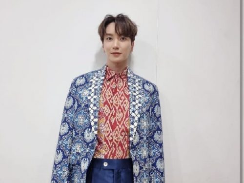 Personil Boy Band Korea Pakai Batik, Sentimen Positif Batik Indonesia Mendunia