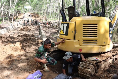 Satgas TMMD ke-111 Tapin Datangkan Mekanik Alat Berat