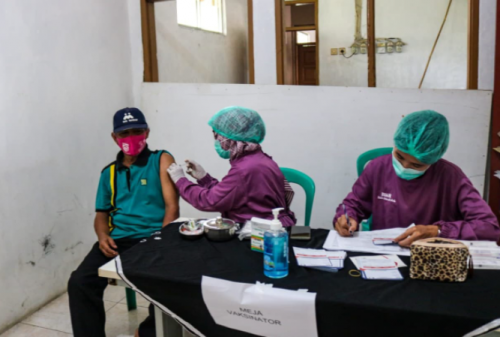 Kebut Vaksinasi Lansia, Pemkab Purwakarta Integrasikan Posbindu