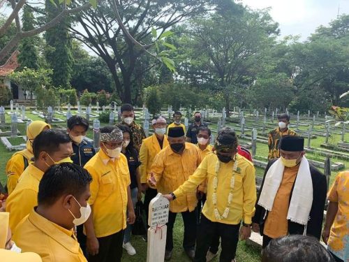 Partai Golkar Purwakarta Ziarah ke TMP