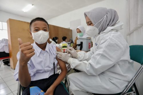 Jabar Terus Tingkatkan Vaksinasi bagi Pelajar dan Lansia