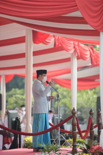Gubernur Ridwan Kamil Pimpin Upacara Hari Santri Tingkat Jabar