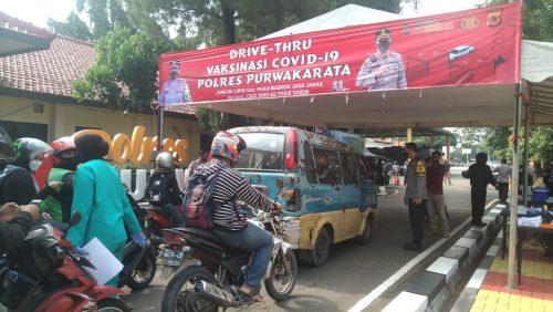 Ayo Vaksinasi Drive Thru Presisi di Polres Purwakarta