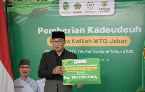 Pemprov Jabar Beri Kadeudeuh Kafilah MTQ Jabar